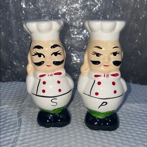 ♥️VTG Chef Salt & Pepper Shaker Set